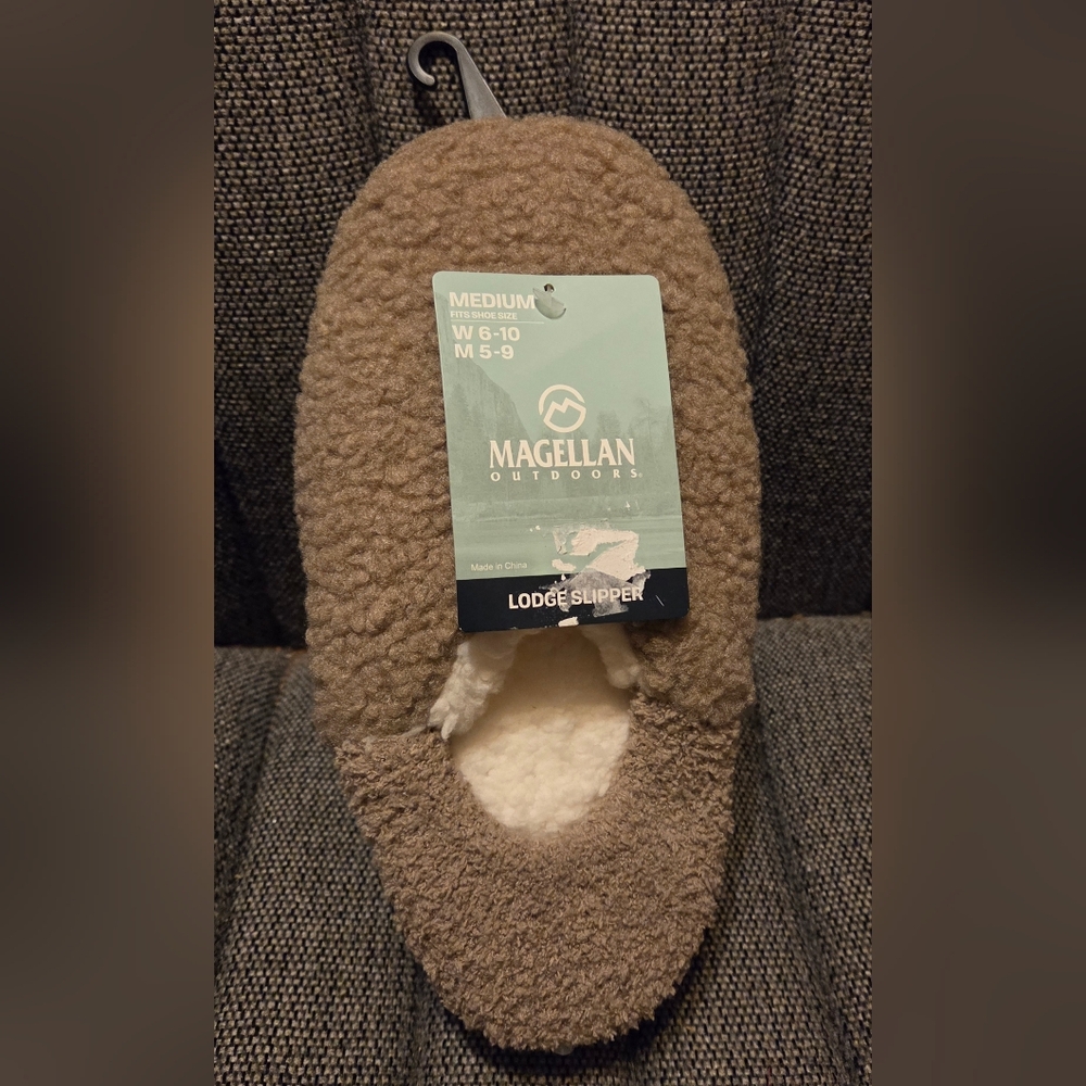 Magellan Taupe Outdoors Women's Uff Sherpa Slippers W6-10 M5-9